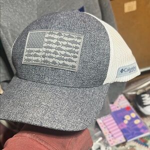 Columbia Heathered Gray and White Fish Flag Cap